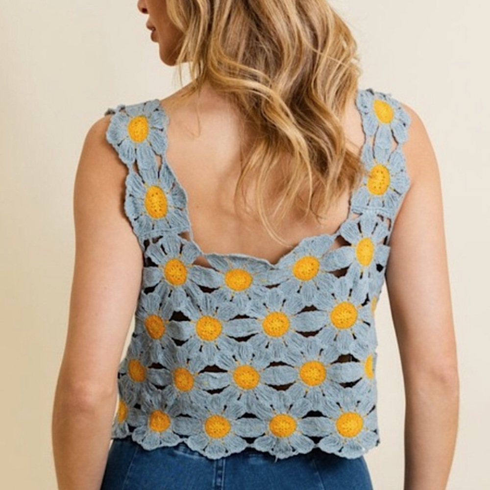 Boho Crochet Floral Crop Top - Picture 2 of 3